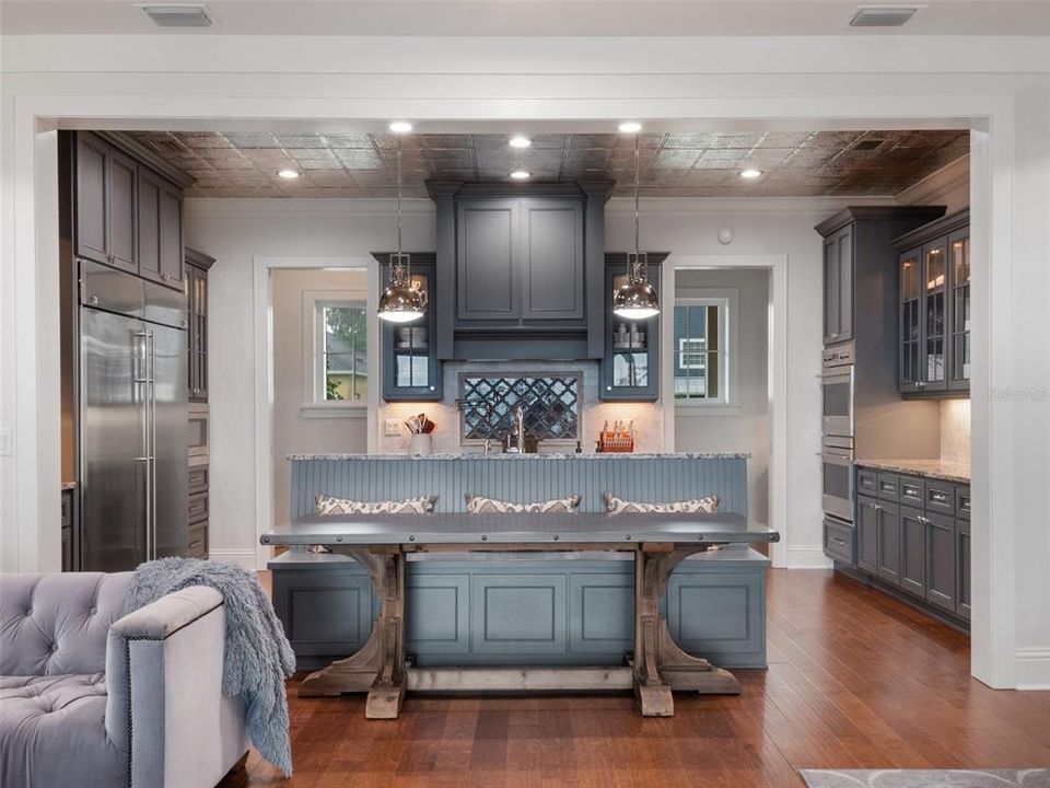 For Sale: $4,200,000 (5 beds, 4 baths, 4600 Square Feet)