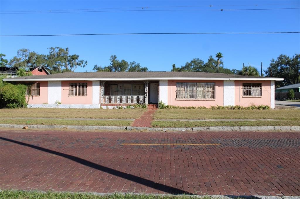 待售: $1,499,999 (7 贝兹, 2 浴室, 2161 平方英尺)