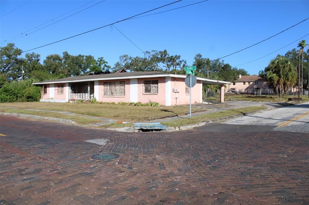 待售: $1,499,999 (7 贝兹, 2 浴室, 2161 平方英尺)