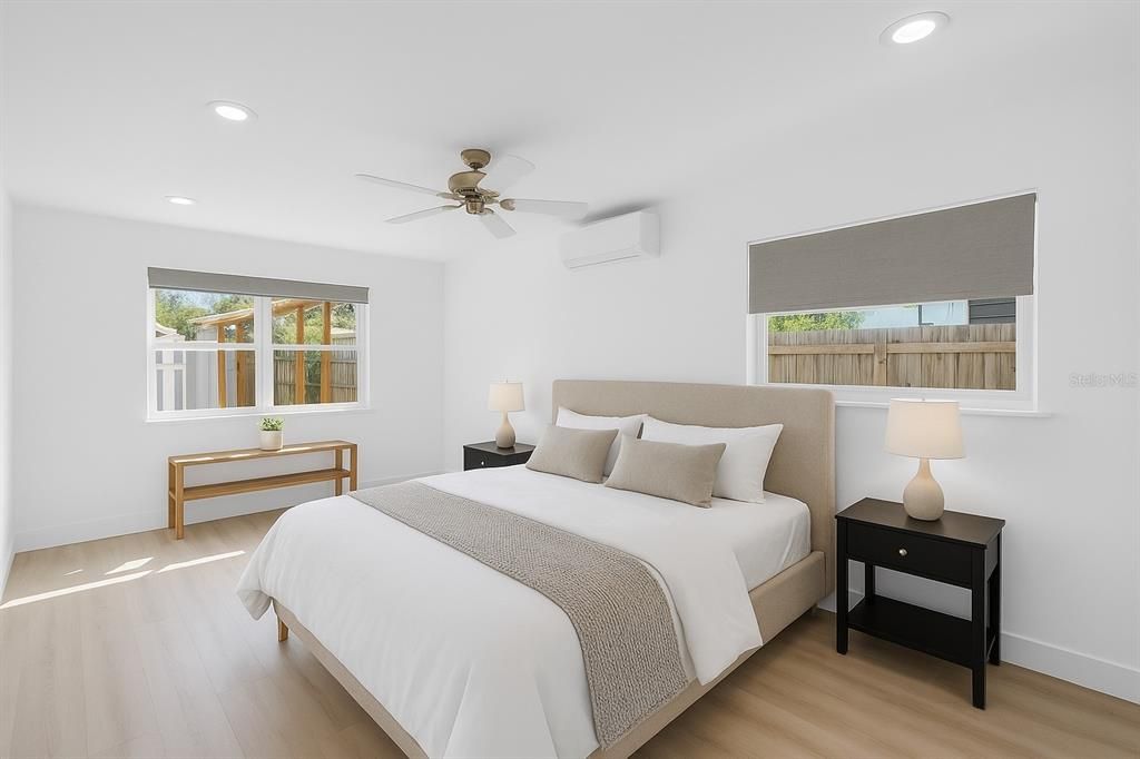 合同活跃: $675,000 (5 贝兹, 3 浴室, 2200 平方英尺)