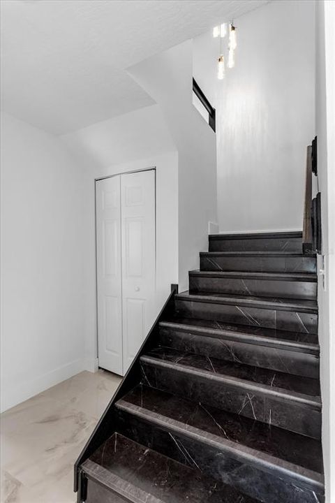 待售: $760,000 (3 贝兹, 2 浴室, 2545 平方英尺)