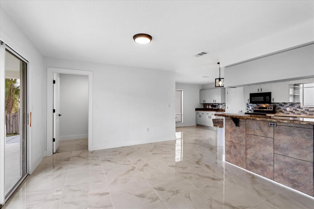 待售: $760,000 (3 贝兹, 2 浴室, 2545 平方英尺)