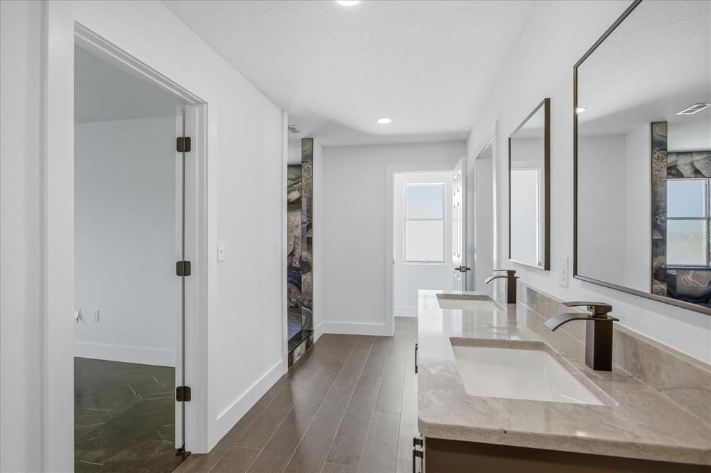 待售: $760,000 (3 贝兹, 2 浴室, 2545 平方英尺)