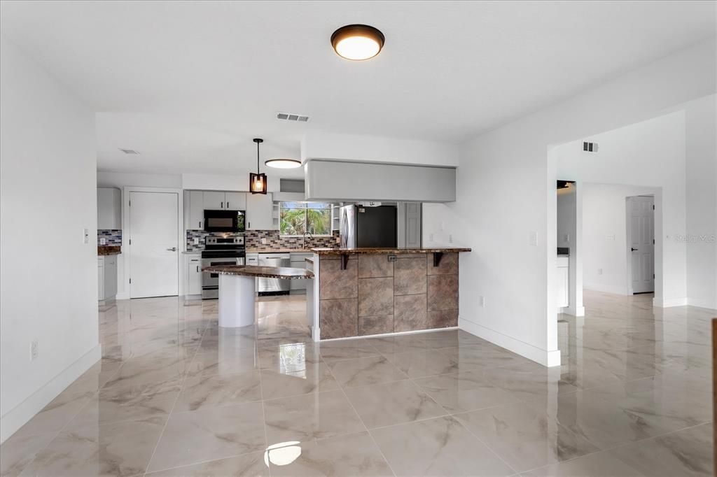 待售: $760,000 (3 贝兹, 2 浴室, 2545 平方英尺)