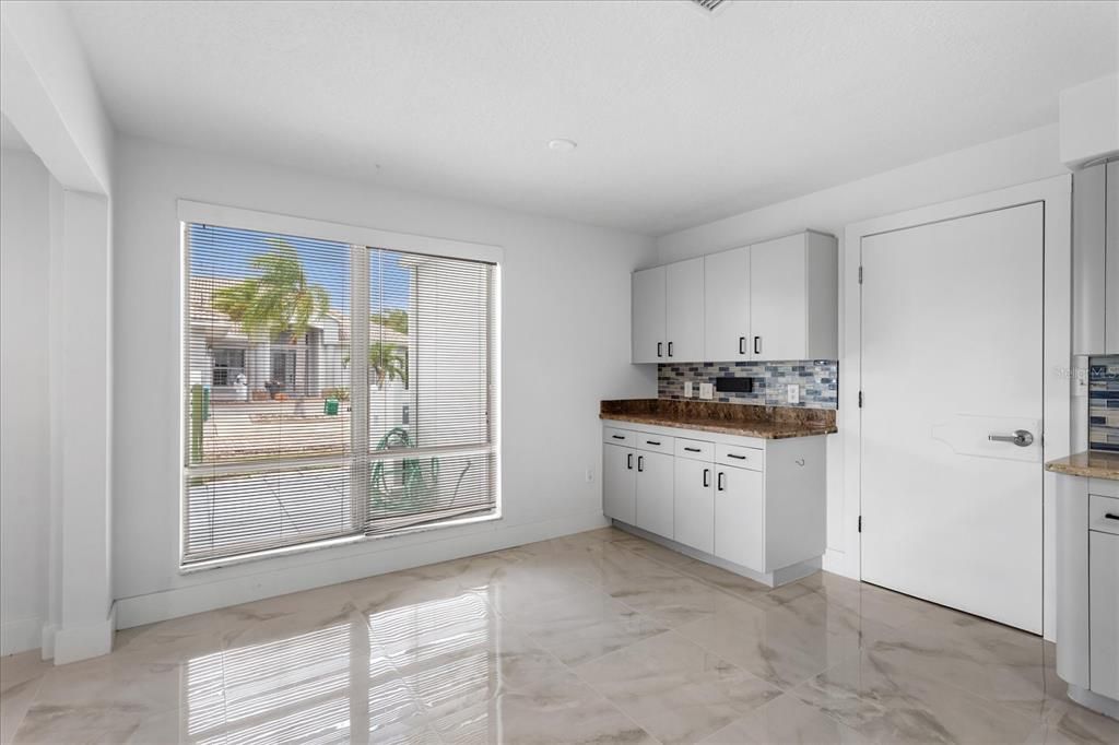 待售: $760,000 (3 贝兹, 2 浴室, 2545 平方英尺)