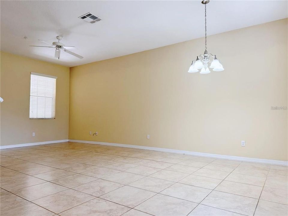 For Rent: $2,450 (3 beds, 2 baths, 1625 Square Feet)