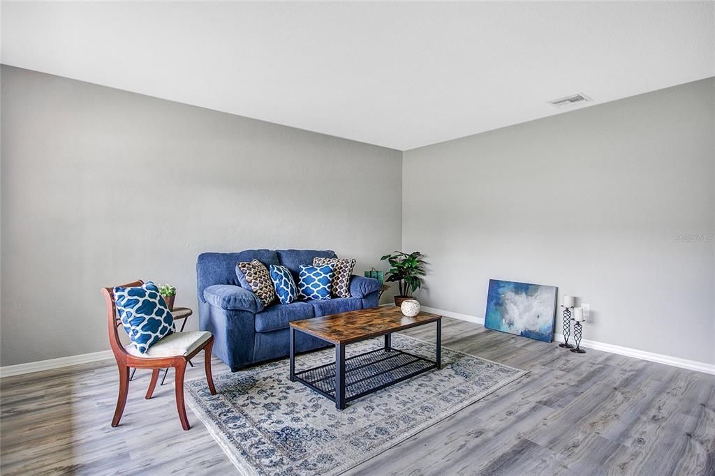 Activo con contrato: $1,650 (2 camas, 1 baños, 1060 Pies cuadrados)