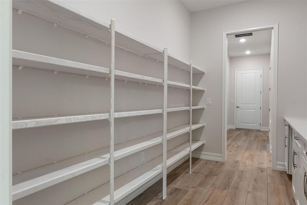 Active With Contract: $550,000 (3 beds, 3 baths, 2606 Square Feet)