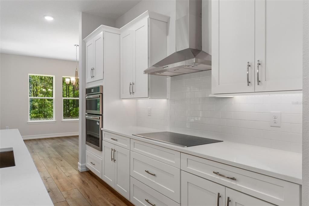 Active With Contract: $550,000 (3 beds, 3 baths, 2606 Square Feet)