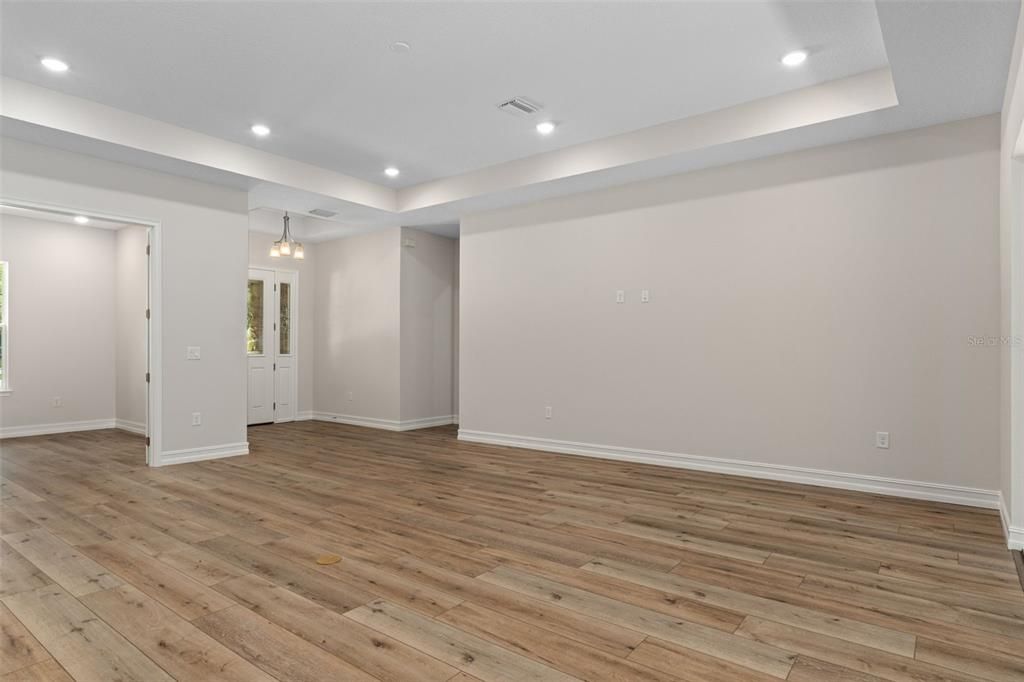 Active With Contract: $550,000 (3 beds, 3 baths, 2606 Square Feet)