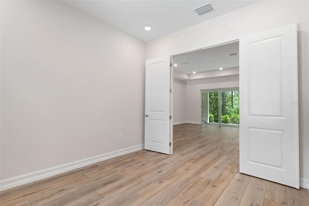Active With Contract: $550,000 (3 beds, 3 baths, 2606 Square Feet)