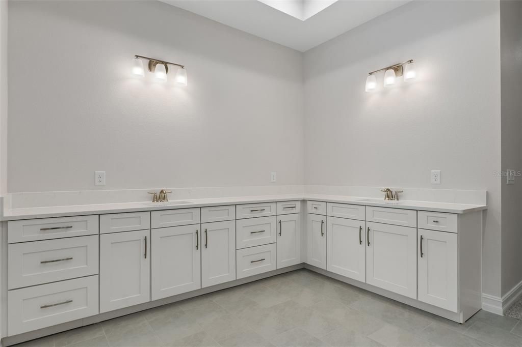 Active With Contract: $550,000 (3 beds, 3 baths, 2606 Square Feet)