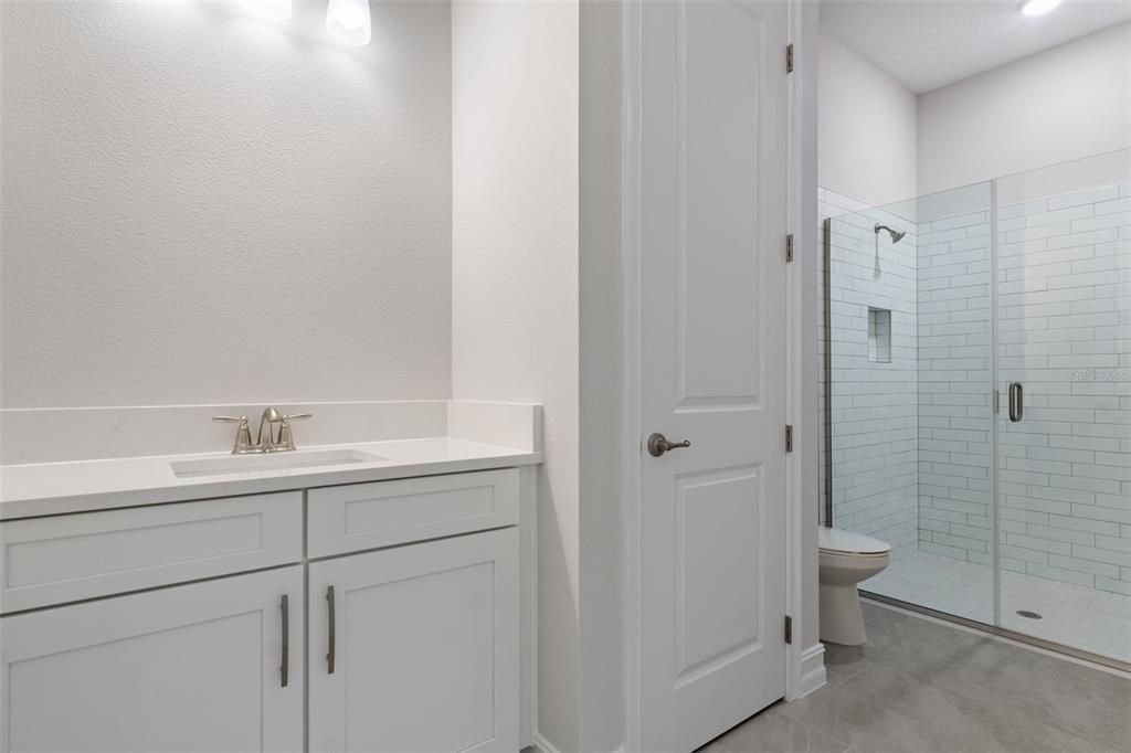 Active With Contract: $550,000 (3 beds, 3 baths, 2606 Square Feet)