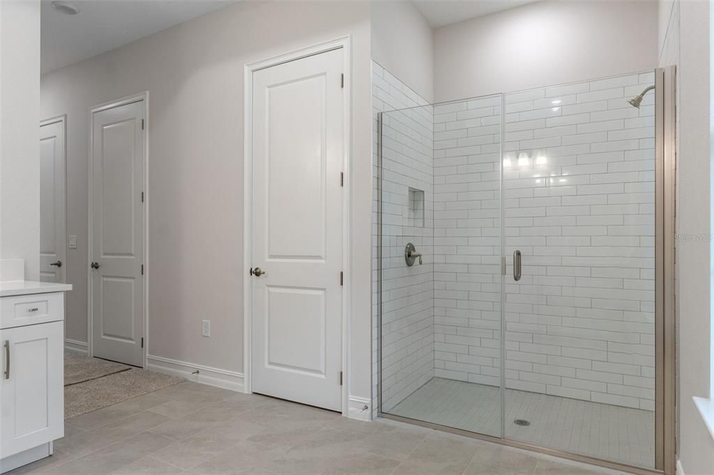 Active With Contract: $550,000 (3 beds, 3 baths, 2606 Square Feet)