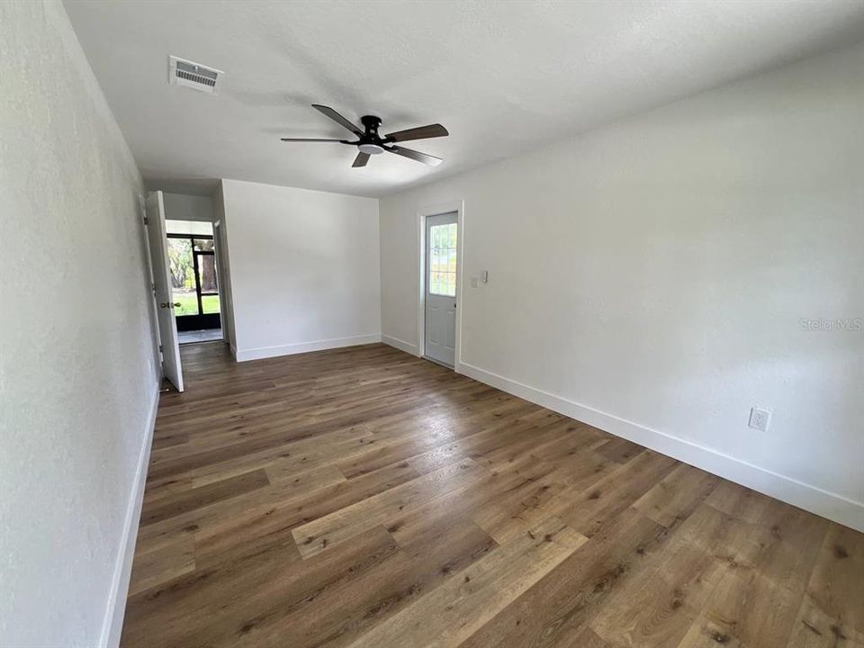 En Venta: $485,000 (4 camas, 3 baños, 1405 Pies cuadrados)