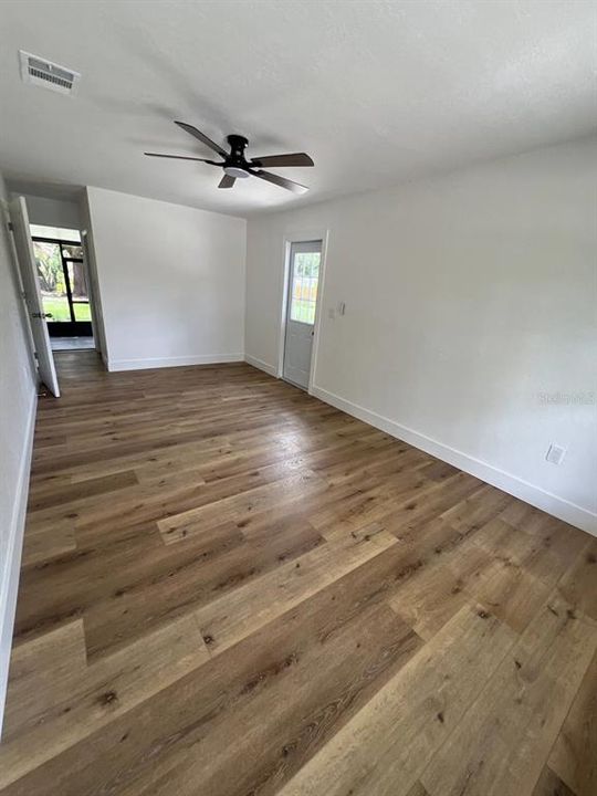 En Venta: $485,000 (4 camas, 3 baños, 1405 Pies cuadrados)