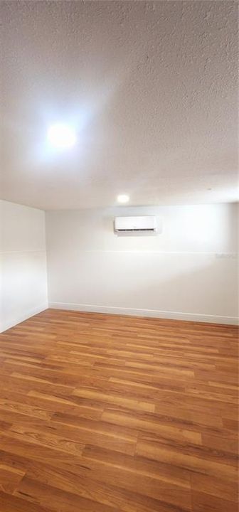 En Venta: $245,000 (4 camas, 2 baños, 1089 Pies cuadrados)