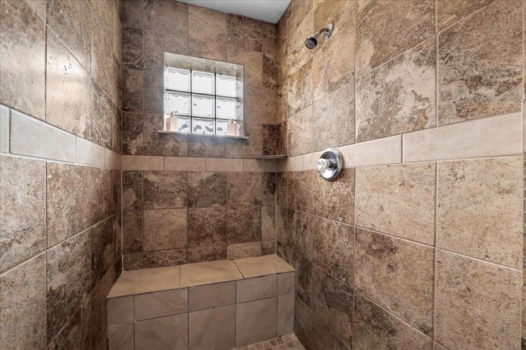 En Venta: $289,000 (3 camas, 2 baños, 1439 Pies cuadrados)