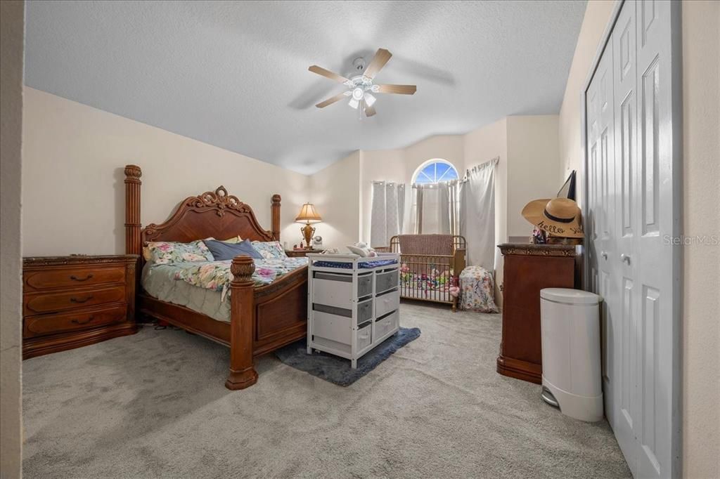 En Venta: $289,000 (3 camas, 2 baños, 1439 Pies cuadrados)