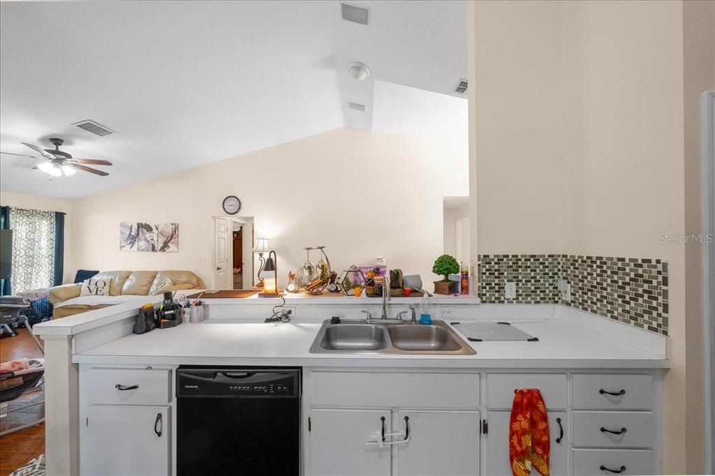 En Venta: $289,000 (3 camas, 2 baños, 1439 Pies cuadrados)