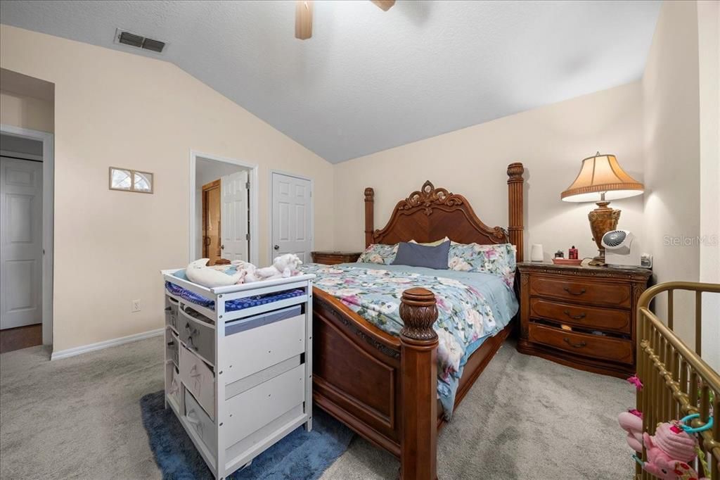 En Venta: $289,000 (3 camas, 2 baños, 1439 Pies cuadrados)