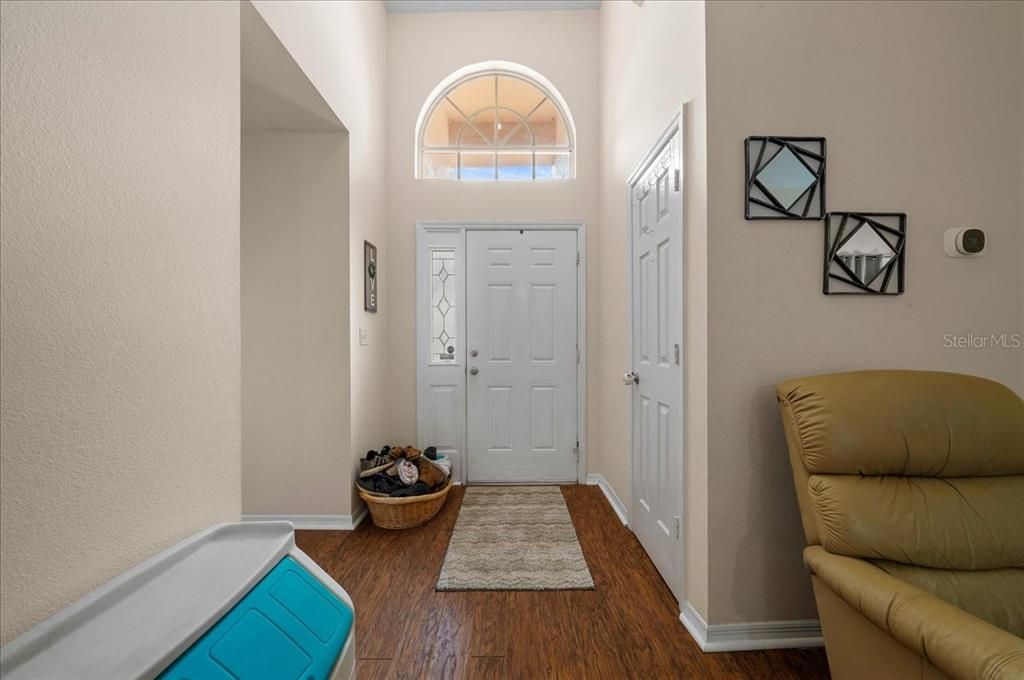 En Venta: $289,000 (3 camas, 2 baños, 1439 Pies cuadrados)