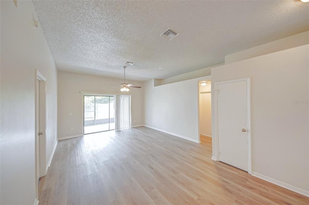 For Sale: $385,700 (3 beds, 2 baths, 1183 Square Feet)