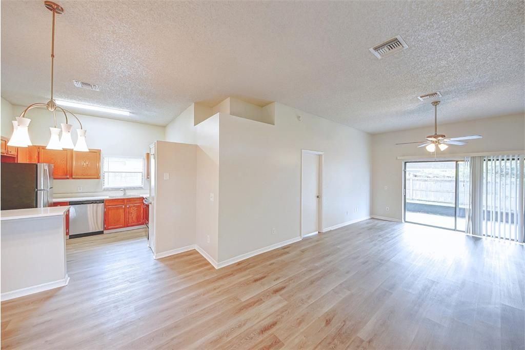 For Sale: $385,700 (3 beds, 2 baths, 1183 Square Feet)