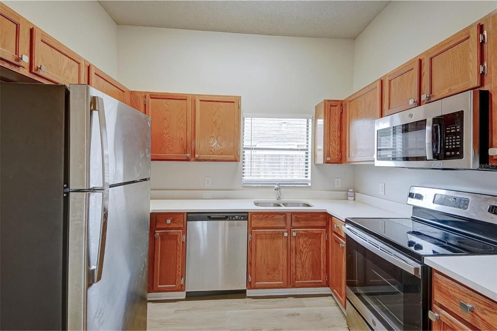 For Sale: $385,700 (3 beds, 2 baths, 1183 Square Feet)