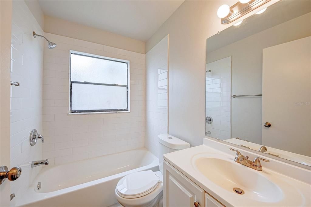 For Sale: $385,700 (3 beds, 2 baths, 1183 Square Feet)