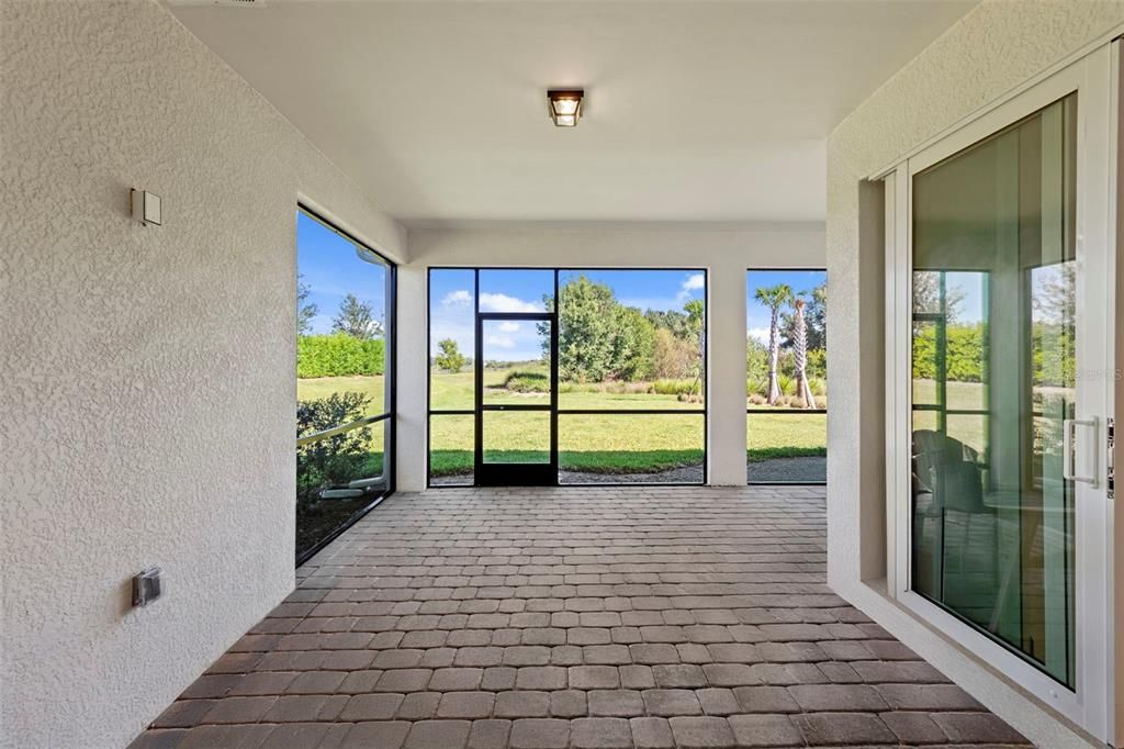 For Sale: $499,000 (3 beds, 2 baths, 2056 Square Feet)