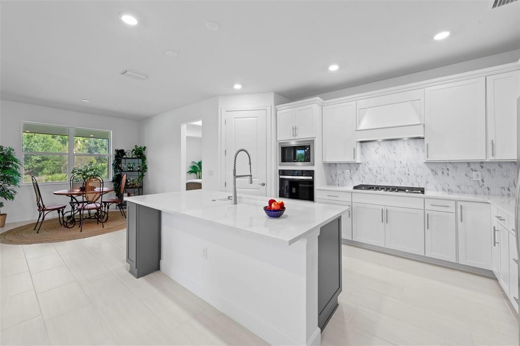 For Sale: $499,000 (3 beds, 2 baths, 2056 Square Feet)