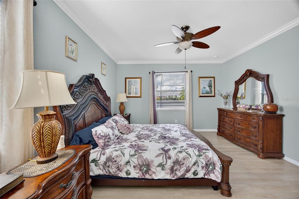 For Sale: $465,000 (4 beds, 3 baths, 2032 Square Feet)