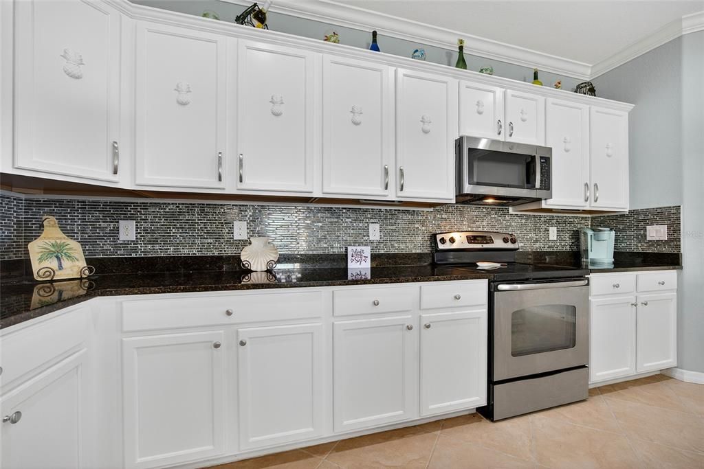 For Sale: $465,000 (4 beds, 3 baths, 2032 Square Feet)