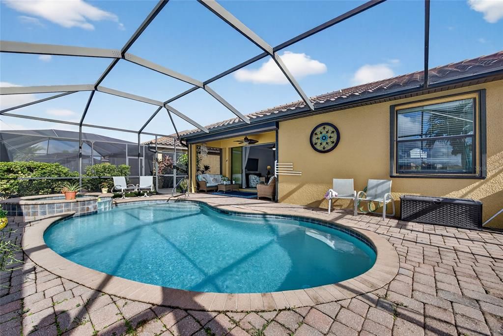 For Sale: $465,000 (4 beds, 3 baths, 2032 Square Feet)