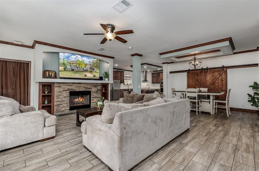 На продажу: $425,000 (4 спален, 3 ванн, 2535 Квадратных фут)