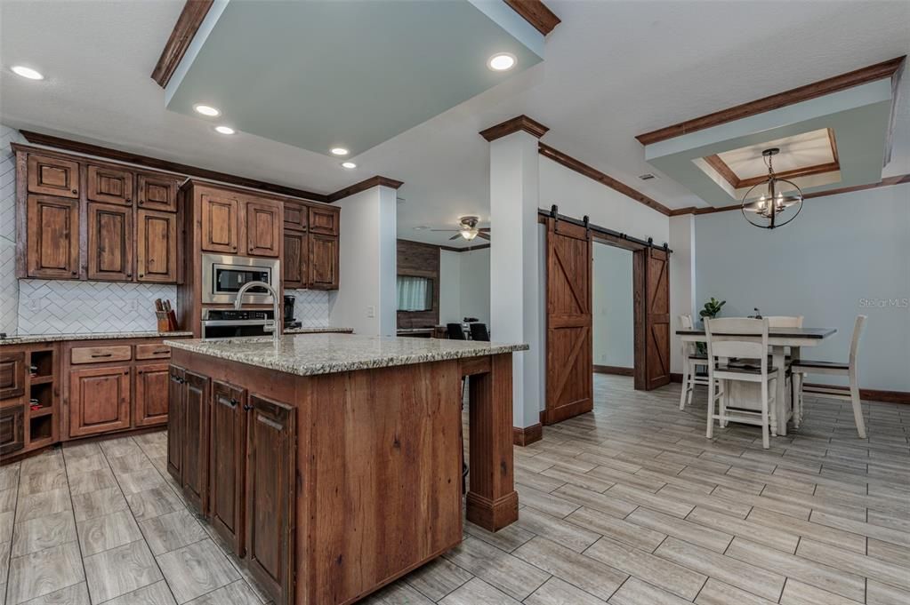 На продажу: $425,000 (4 спален, 3 ванн, 2535 Квадратных фут)