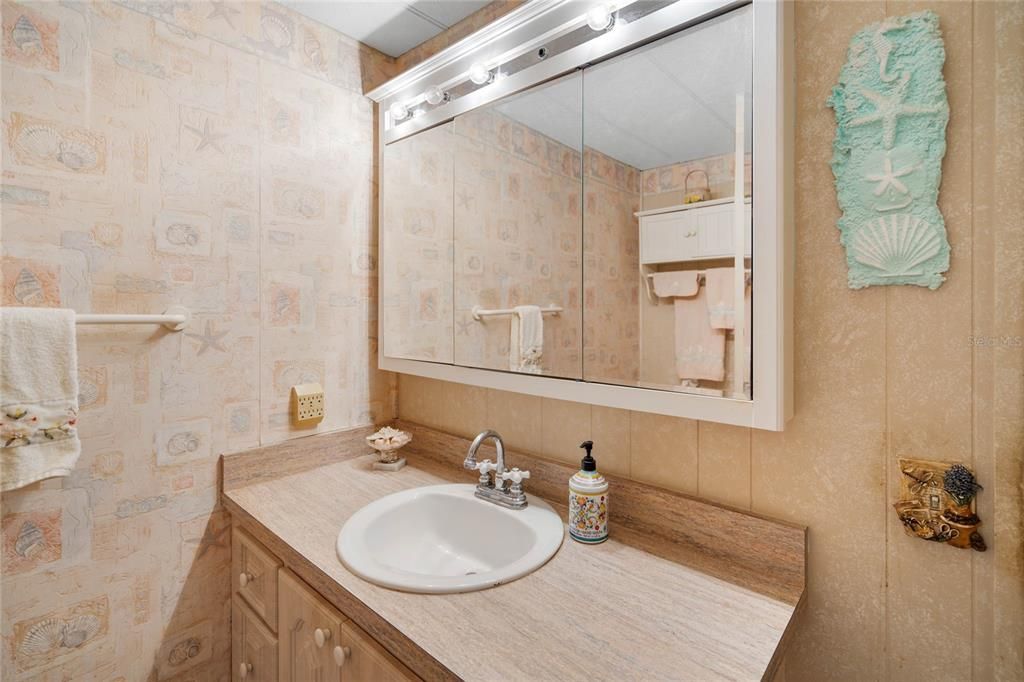 На продажу: $125,000 (2 спален, 2 ванн, 1080 Квадратных фут)