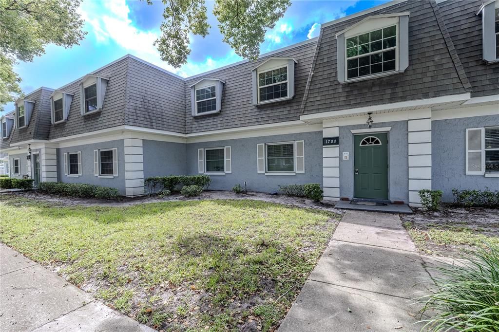 For Sale: $169,000 (2 beds, 1 baths, 931 Square Feet)