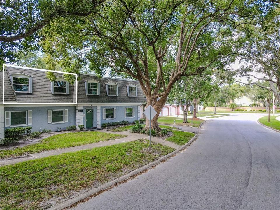 For Sale: $169,000 (2 beds, 1 baths, 931 Square Feet)