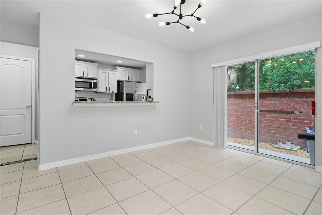 En Venta: $259,900 (3 camas, 2 baños, 1372 Pies cuadrados)