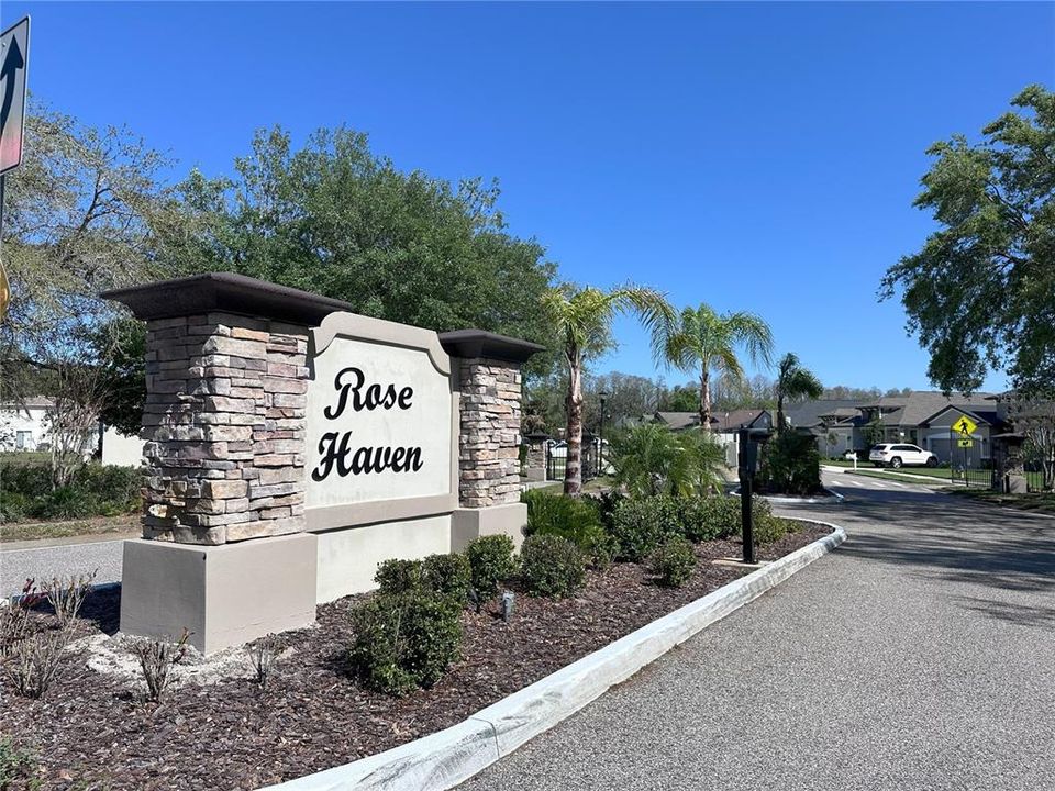 For Sale: $489,000 (4 beds, 3 baths, 2052 Square Feet)