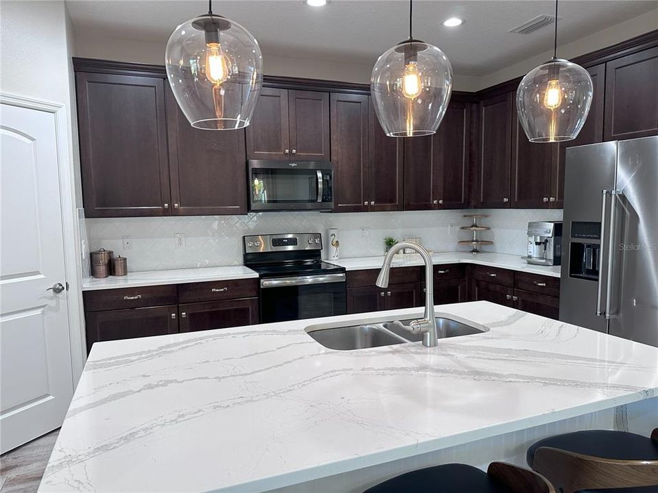 For Sale: $489,000 (4 beds, 3 baths, 2052 Square Feet)