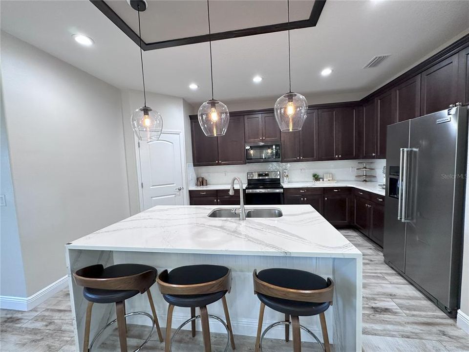 For Sale: $489,000 (4 beds, 3 baths, 2052 Square Feet)