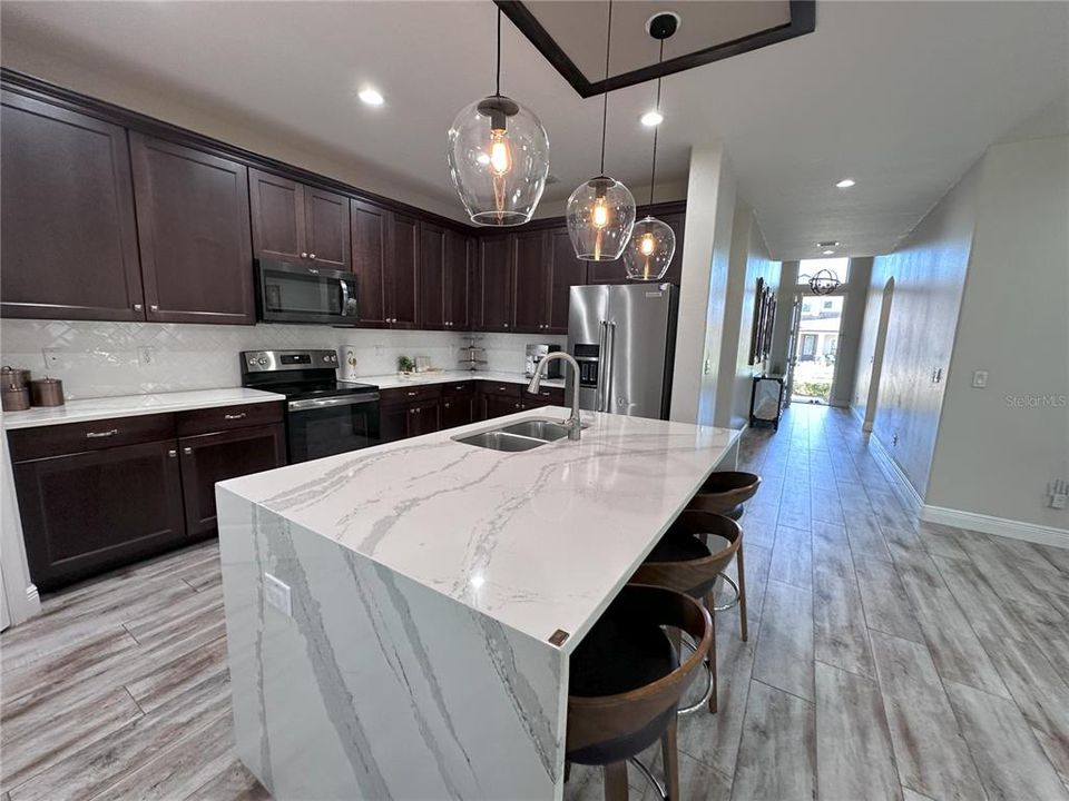 For Sale: $489,000 (4 beds, 3 baths, 2052 Square Feet)