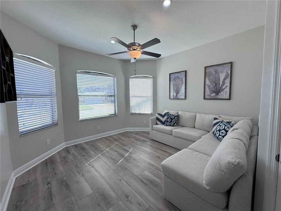 For Sale: $489,000 (4 beds, 3 baths, 2052 Square Feet)