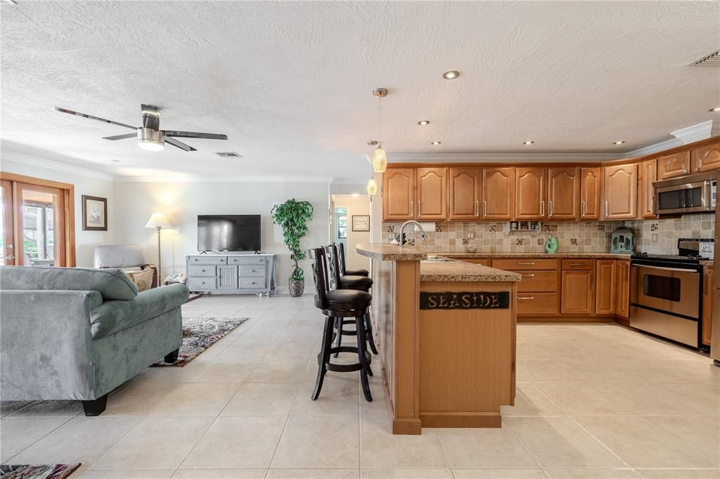 For Sale: $515,000 (3 beds, 2 baths, 1554 Square Feet)