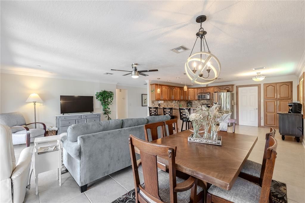 For Sale: $515,000 (3 beds, 2 baths, 1554 Square Feet)