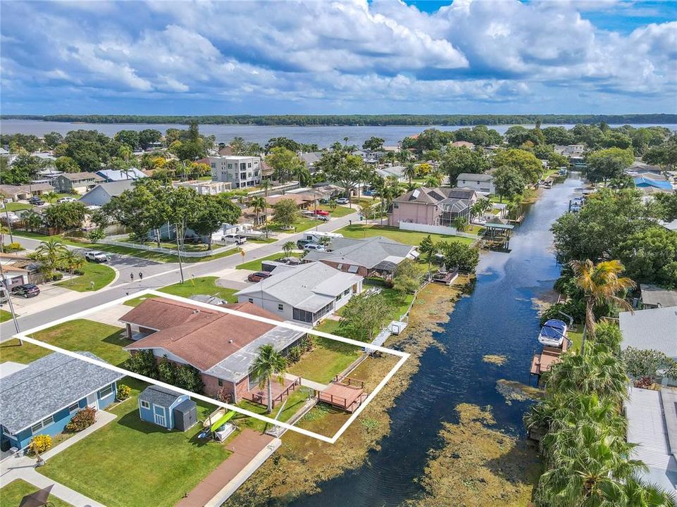 For Sale: $515,000 (3 beds, 2 baths, 1554 Square Feet)