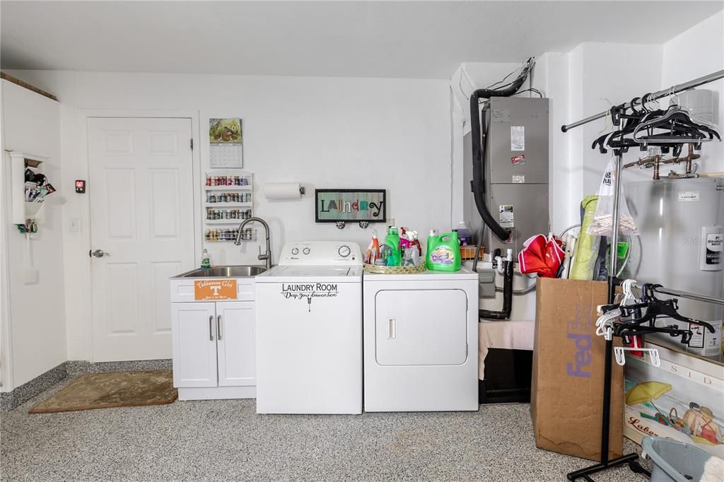 For Sale: $515,000 (3 beds, 2 baths, 1554 Square Feet)